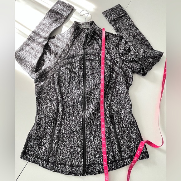 LULULEMON | 12 | DEFINE JACKET - Picture 10 of 16